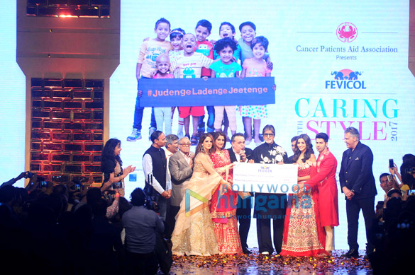 amitabh bachchan varun dhawan alia bhatt sonali bendre grace abu jani sandeep khoslas fashion show for cpaa 1