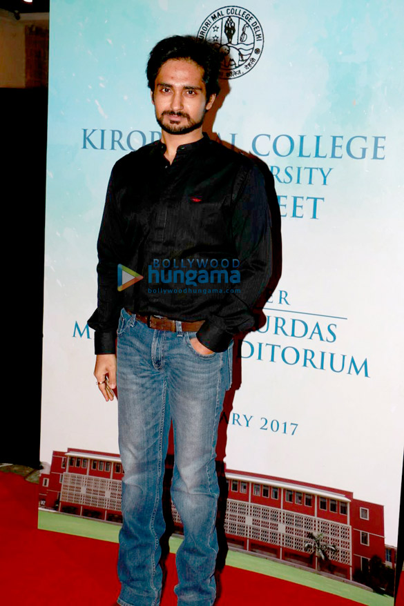 amitabh bachchan honoured at kirori mal college alumni meet 12