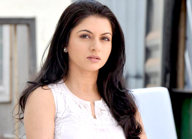 bhagyashree-booked-in-a-hit-and-run-case-bollywood-news-bollywood