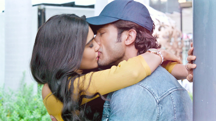 Commando 2 Song Tere Dil Mein Starring Vidyut Jammwal, Adah Sharma Commando 2 Song Tere Dil Mein Starring Vidyut Jammwal, Adah Sharma