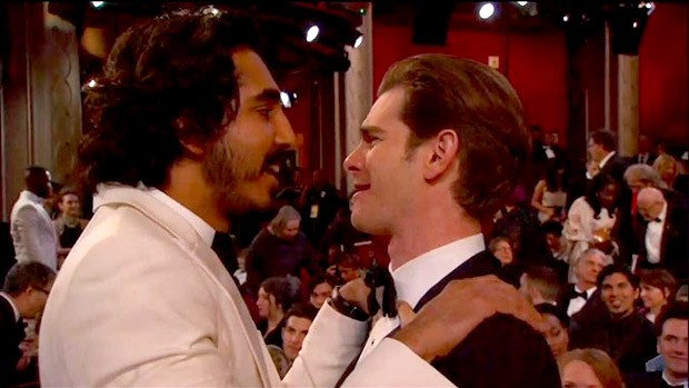 dev patel and sunny pawar hang out with andrew garfield samuel l jackson and others at oscars 2017 4