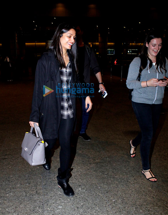 frieda snapped at the airport 2