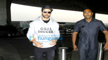 Hrithik Roshan & Yami Gautam snapped at the airport