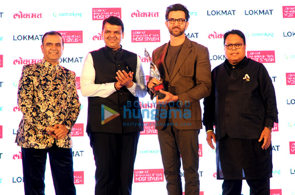 hrithik sonam receive most stylish awards 1
