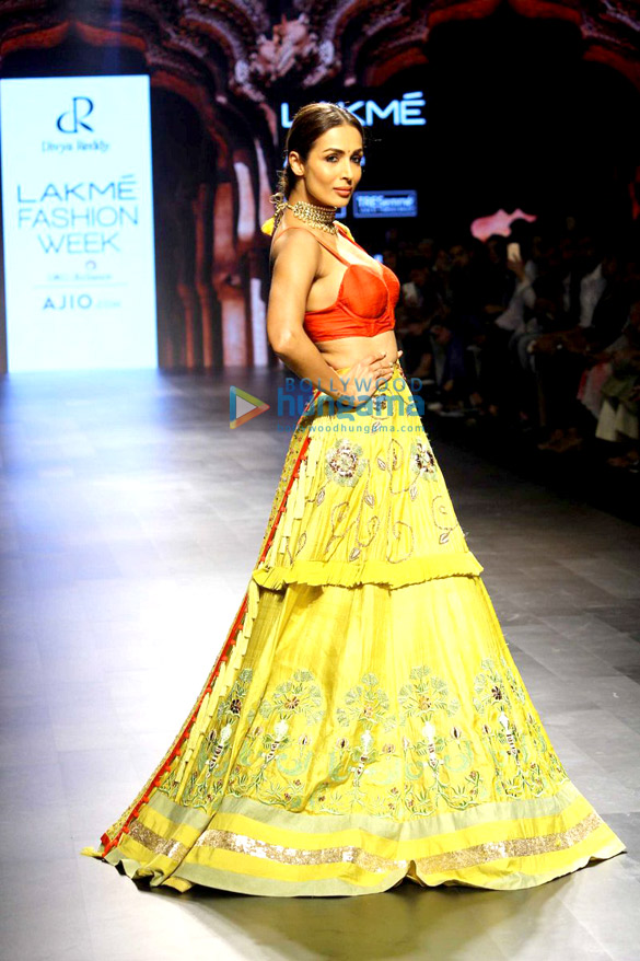 kareena sushmita disha walk the ramp at lfw 2017 5