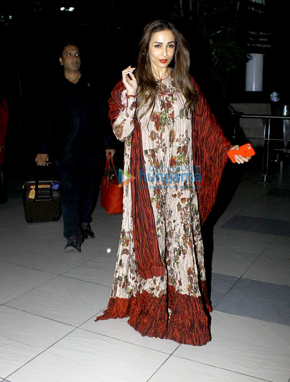 malaika arora khan snapped at the airport 4