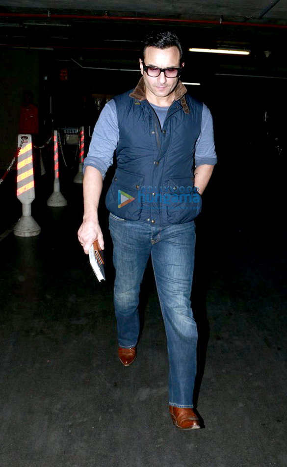saif ali khan varun dhawan shahid kapoor kangna ranaut jahnvi kapoor snapped at the airport 1
