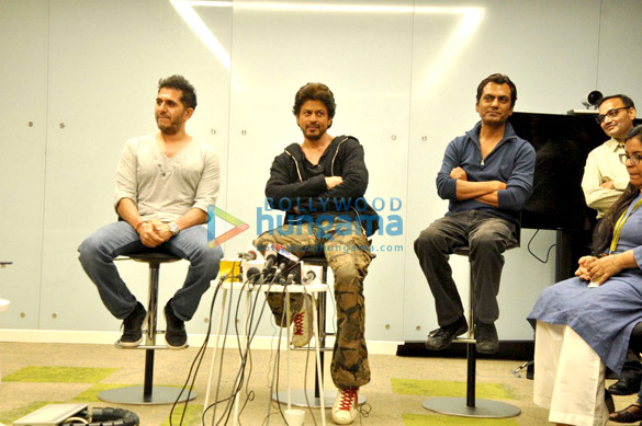 shah rukh khan nawazuddin siddiqui have a video conference with mahira khan over raees success 2