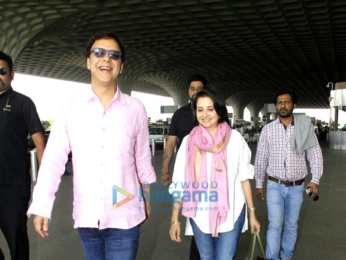 Shah Rukh Khan & Vidhu Vinod Chopra depart for Ajay Bijli's 50th birthday bash in Dubai