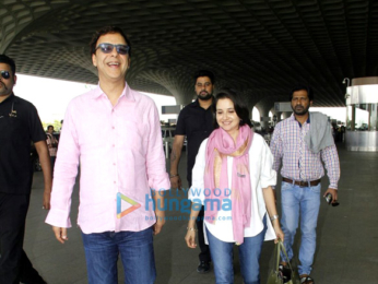 Shah Rukh Khan & Vidhu Vinod Chopra depart for Ajay Bijli's 50th birthday bash in Dubai