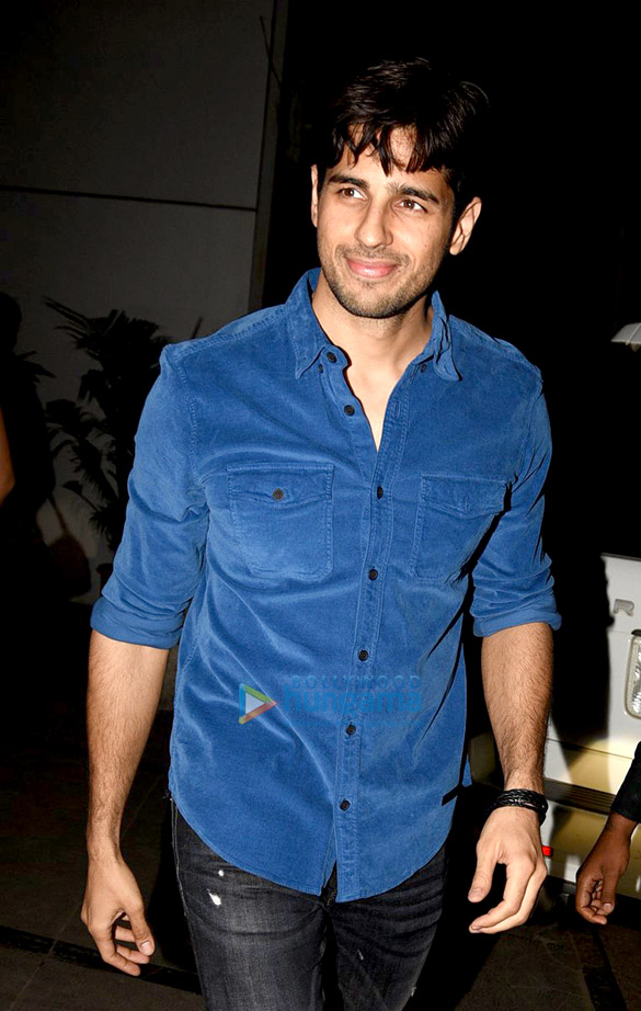 sidharth malhotra and jacqueline fernandez snapped at the wrap up bash of reloaded 2