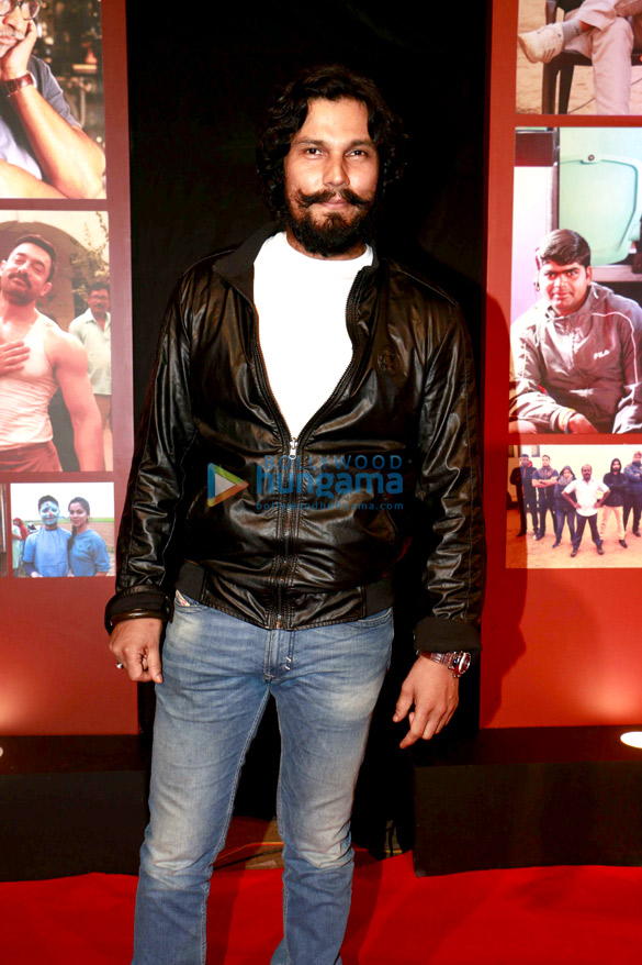 success party of dangal 19