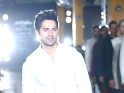 Varun Dhawan, Arjun Kapoor & Sonakshi Sinha walk the ramp for Kunal Rawal’s show at the Lakme Fashion Week 2017