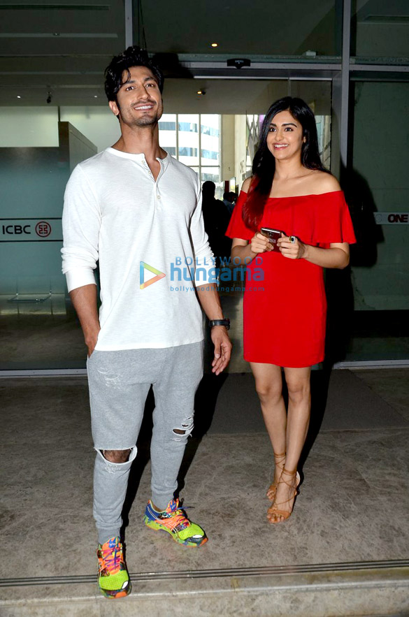 vidhyut jammwal adah sharma promote commando 2 at facebooks office 5