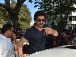 Shah Rukh Khan Casts His Vote For BMC Elections 2017