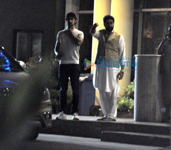 Abhishek Bachchan, Aishwarya Rai Bachchan & Kunal Kapoor snapped at Lilavati Hospital Abhishek Bachchan, Aishwarya Rai Bachchan & Kunal Kapoor snapped at Lilavati Hospital