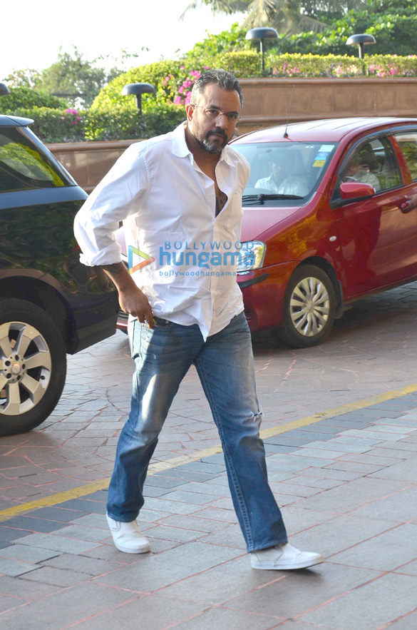 aishwaryas fathers prayer meet 47