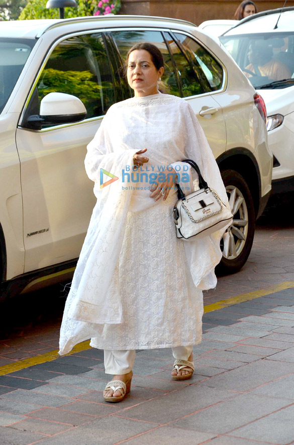 aishwaryas fathers prayer meet 58
