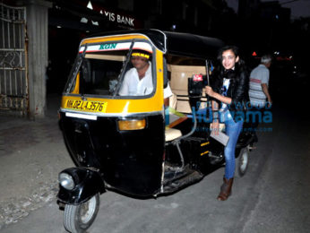 Akshara Haasan snapped hitching an auto rickshaw ride
