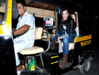 Akshara Haasan snapped hitching an auto rickshaw ride