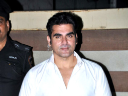 Arbaaz Khan, Malaika Arora, Kareena Kapoor Khan and Karisma Kapoor party at a friend’s house warming bash