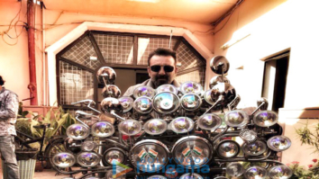 Check out: Sanjay Dutt rides a fan’s fancy bike