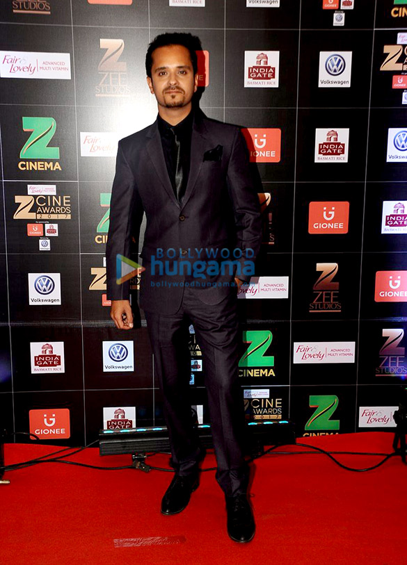 celebs grace zee cine awards 2017 26