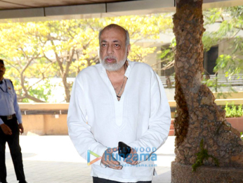 Celebs pay homage to Suniel Shetty's father at his home in Worli
