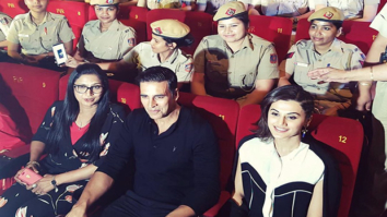 Check out: Akshay Kumar and Taapsee Pannu hold special screening of Naam Shabana for female police officers in Delhi