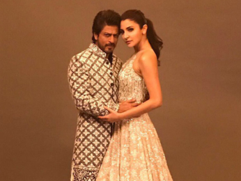 Check out Shah Rukh Khan and Anushka Sharma look regal at the Mijwan Fashion Show