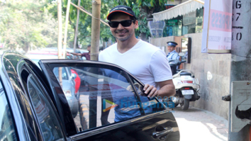 Dino Morea snapped post lunch at Indigo, Bandra