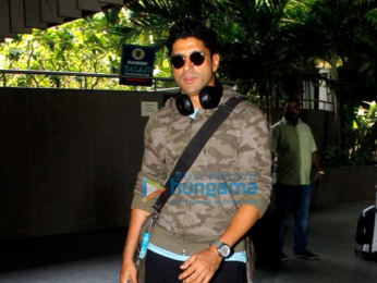 Emraan Hashmi, Farhan Akhtar, Kalki Koechlin and Prachi Desai snapped at the airport