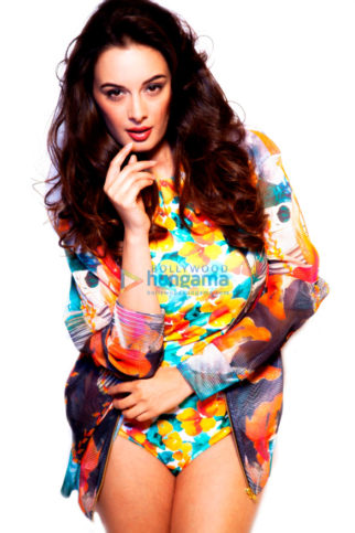 Celebrity Photos of Evelyn Sharma