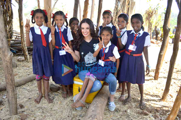 evelyn sharma celebrates womens day with the women build india initiative by habitat for humanity 1