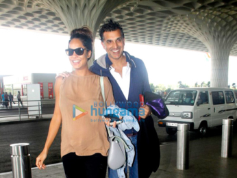 Farhan Akhtar & Lisa Haydon snappd at the airport