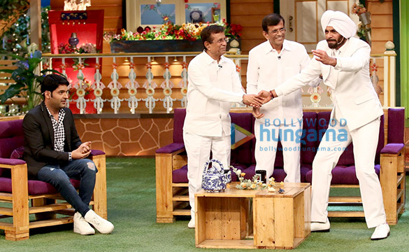 film maker abbas burmawalla mustan burmawalla and the cast of his film machine at the kapil sharma show 5