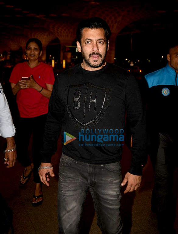 salman and katrina snapped on their way to austria 1