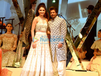 Shah Rukh Khan & Anushka Sharma snapped rehearsing for Mijwan - Summer 2017 show