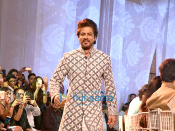 Shah Rukh Khan & Anushka Sharma snapped rehearsing for Mijwan - Summer 2017 show