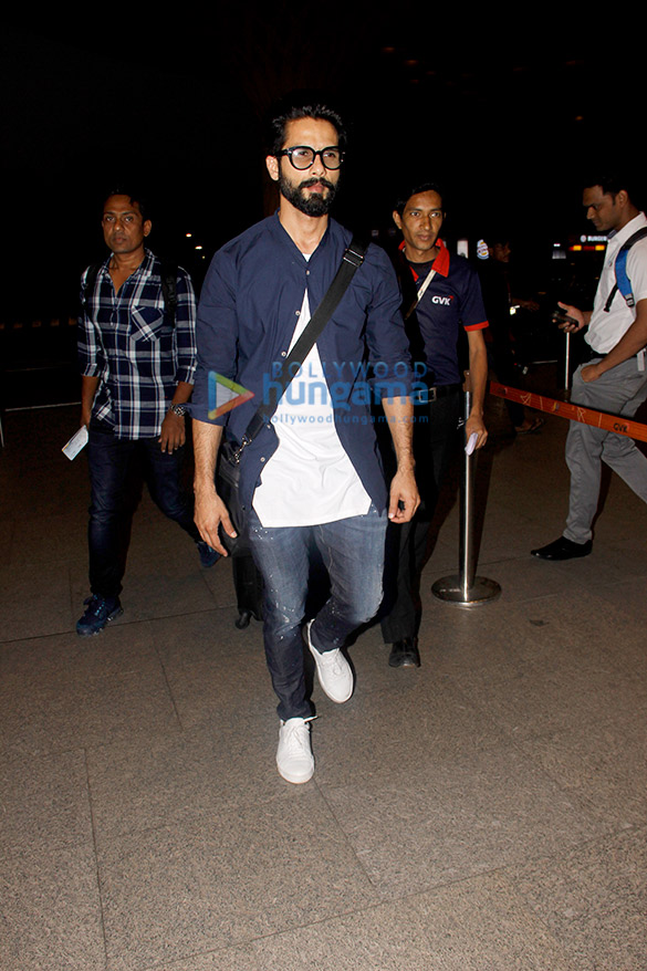 Shahid Kapoor snapped on his way to Delhi to attend the India Today Conclave