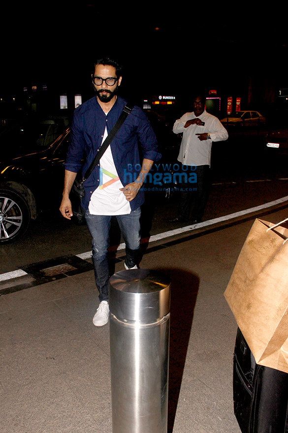 shahid kapoor snapped on his way to delhi to attend the india today conclave 2