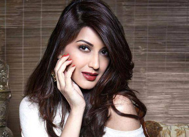 620px x 450px - Sonali Bendre starts Sonali's Book Club on Facebook : Bollywood News -  Bollywood Hungama