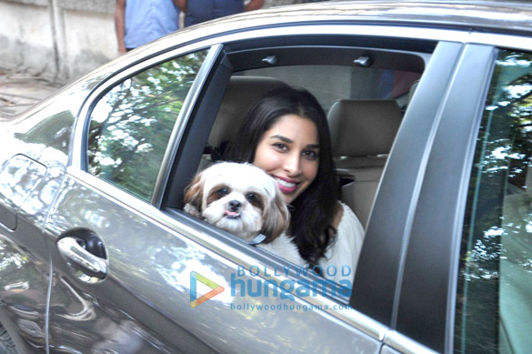 sophie snapped shopping in bandra 5