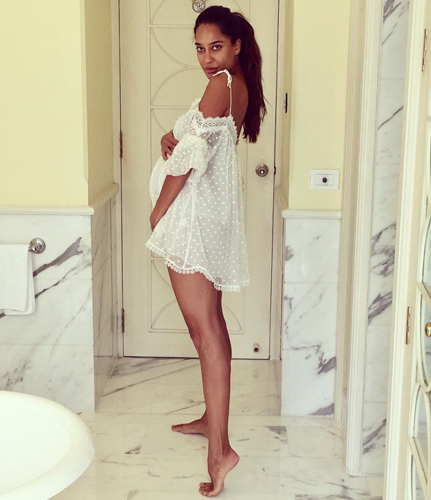 Stunning Lisa Haydon flaunts her baby bump