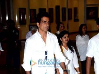 Suniel Shetty's father prayer meet in Worli