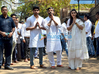 Suniel Shetty's father's last rites in Worli