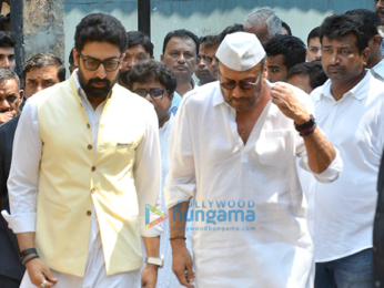 Suniel Shetty's father's last rites in Worli