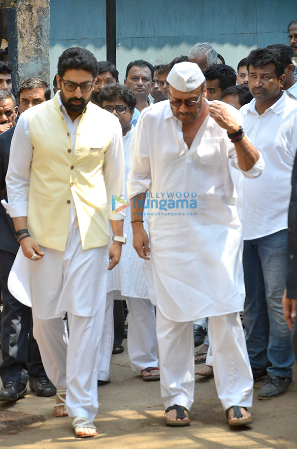 sunil shettys fathers last rites in worli 4