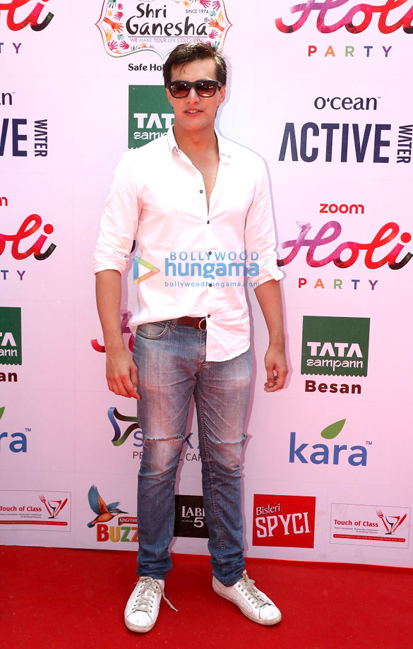varun dhawan alia bhatt grace the zoom holi party 2017 18