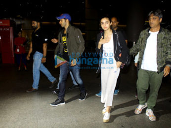 Varun Dhawan & Alia Bhatt return from 'Badrinath Ki Dulhania' promotions in Kolkata